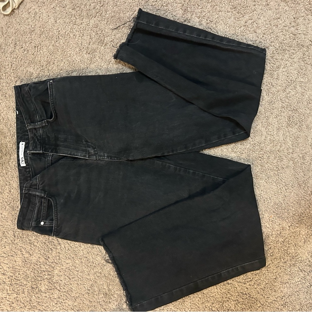 Zara Women's Black Straight Jeans